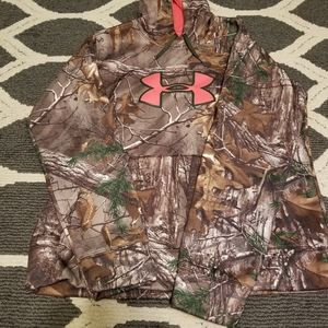 Camo under armour sweatshirt